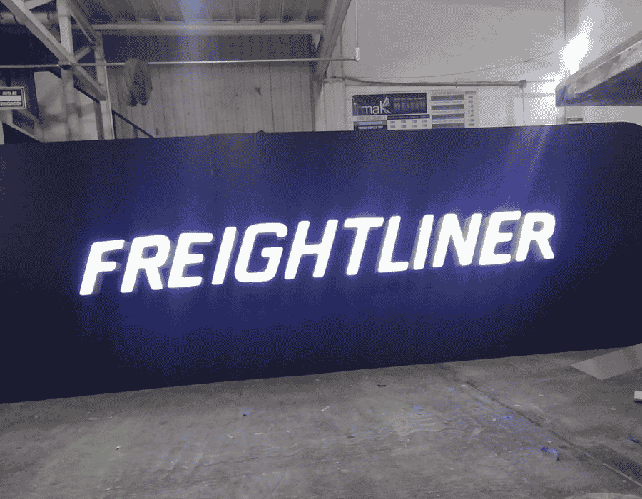 Instalación de anuncio luminoso AIDA Display